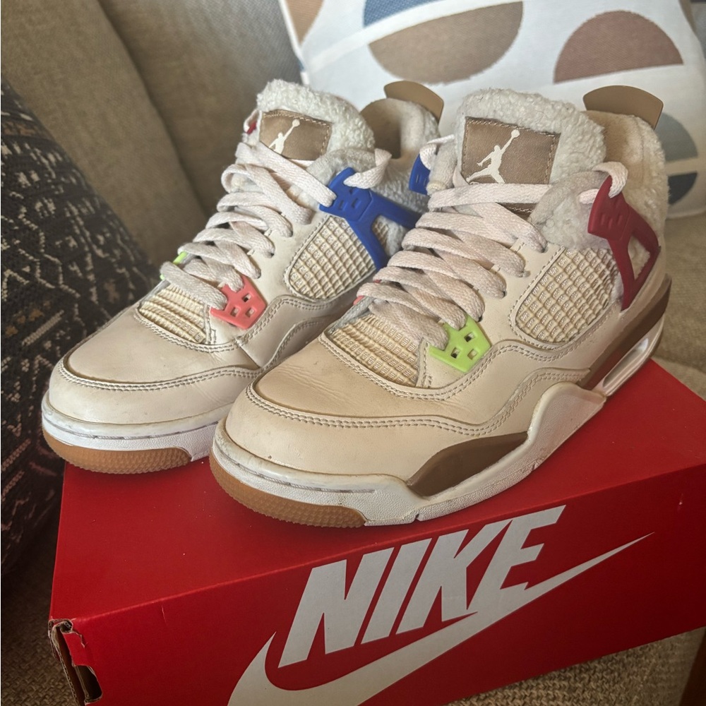 Nike girls youth size 6.5 Multicolor retro Jordan 4 Sneakers